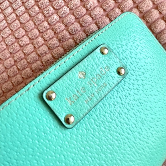 Kate Spade zipper wallet - Picture 8 of 8